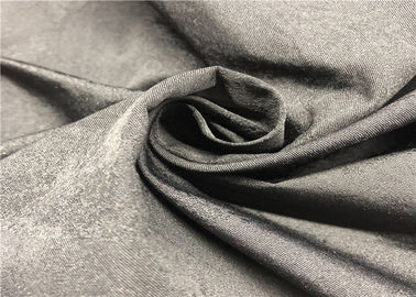 यार्न रंगे प्रिंट कपड़े आपूर्तिकर्ता 100% पी जेकक्वार्ड सांस शीतल रंगीन जैकेट के लिए